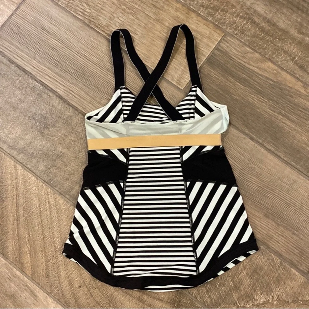 Lululemon Work It Out Sea Stripe Tank Size 6 Black Mint Green